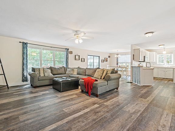 4th image of 21 Drew Woods Drive