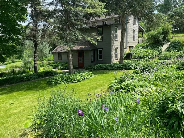 306 W Spring Ave, Mount Carroll, IL 61053