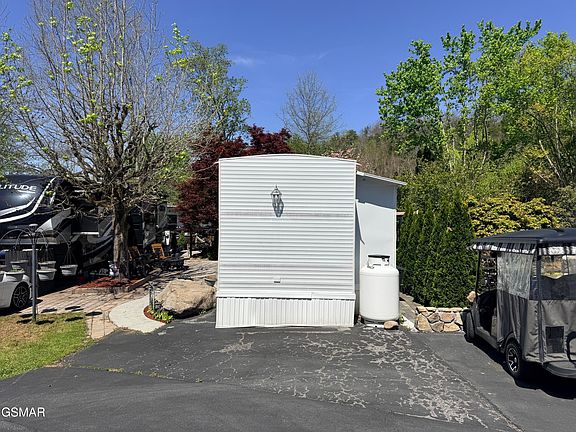 5th image of 4229 E Pkwy Lot 174