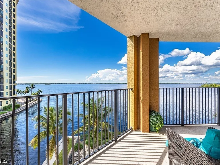2825 Palm Beach Blvd #401 — Photo 38