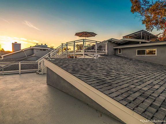 4th image of 430 Palomar Ave
