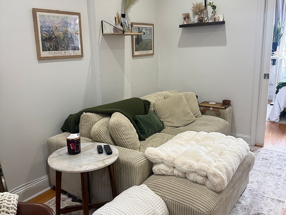1st image of 194 Court St APT 10
