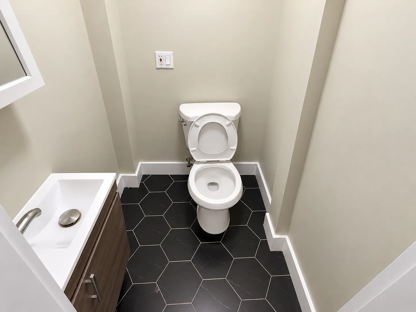 4 bed, 1.5 bath, 1350 sqft, $2,245 — Photo 4