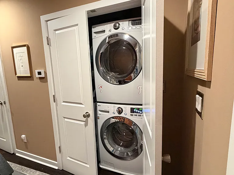 Washer/Dryer (on 2nd floor w/ BR 1&2)