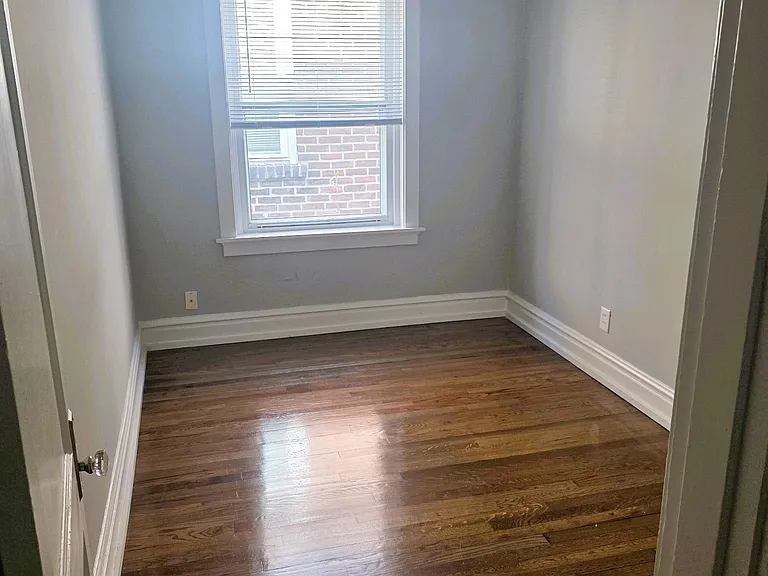 6436 Alamo Ave #2W — Photo 4