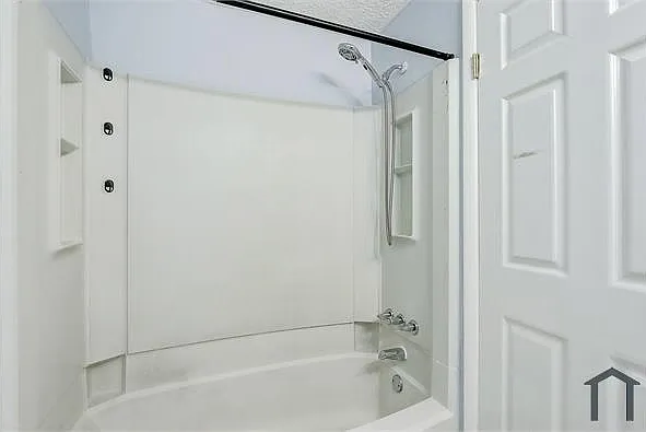 12415 Hickory Tree Way #L — Photo 6