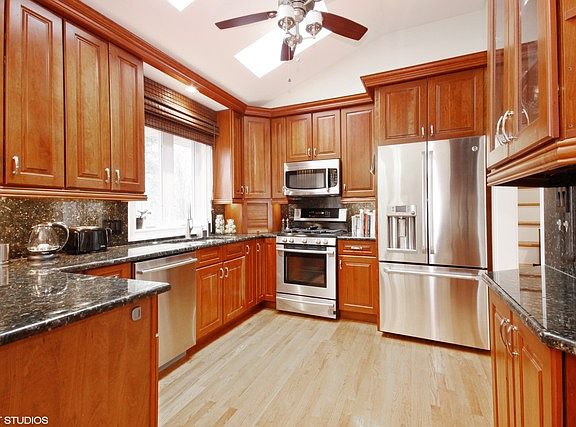 4th image of 10627 S Vicky Ln