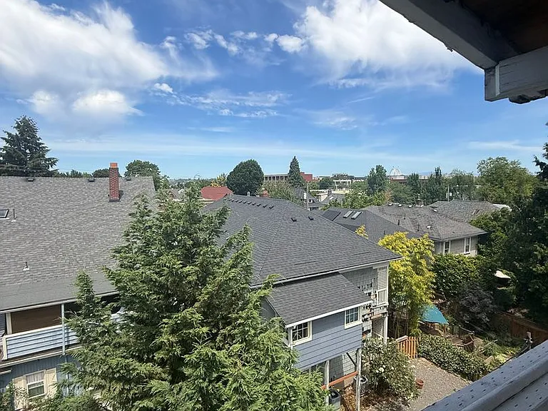 Nw 24th & Irving — Photo 17