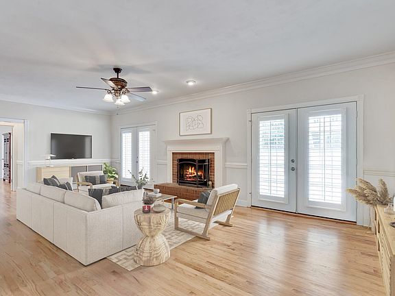 5th image of 2510 Betton Woods Dr