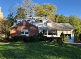90 Woodland Ave, Fanwood, NJ 07023