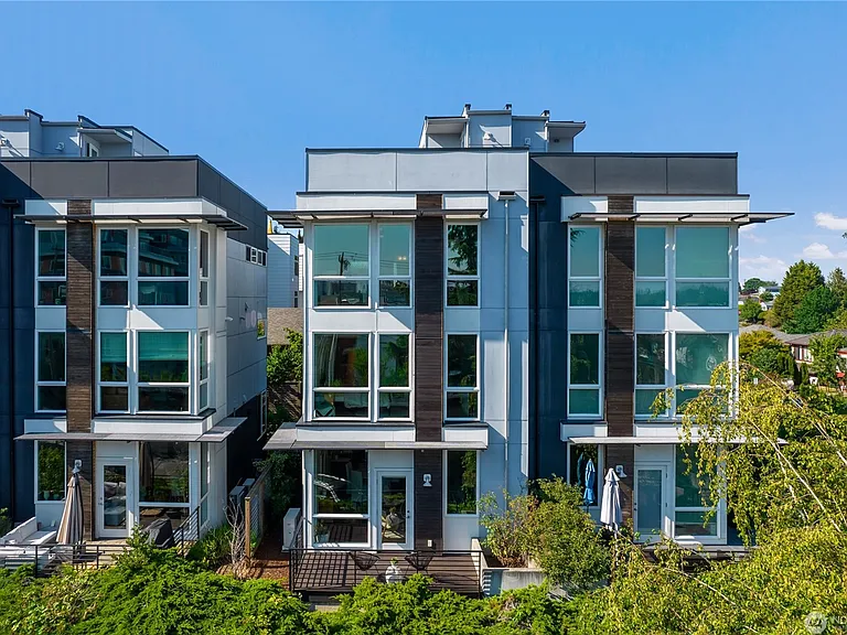 4449 41st Ave SW #A — Photo 2