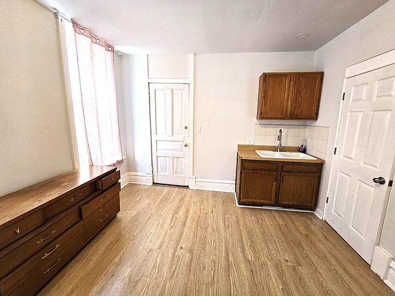5th image of 2914 S Wallace St #1