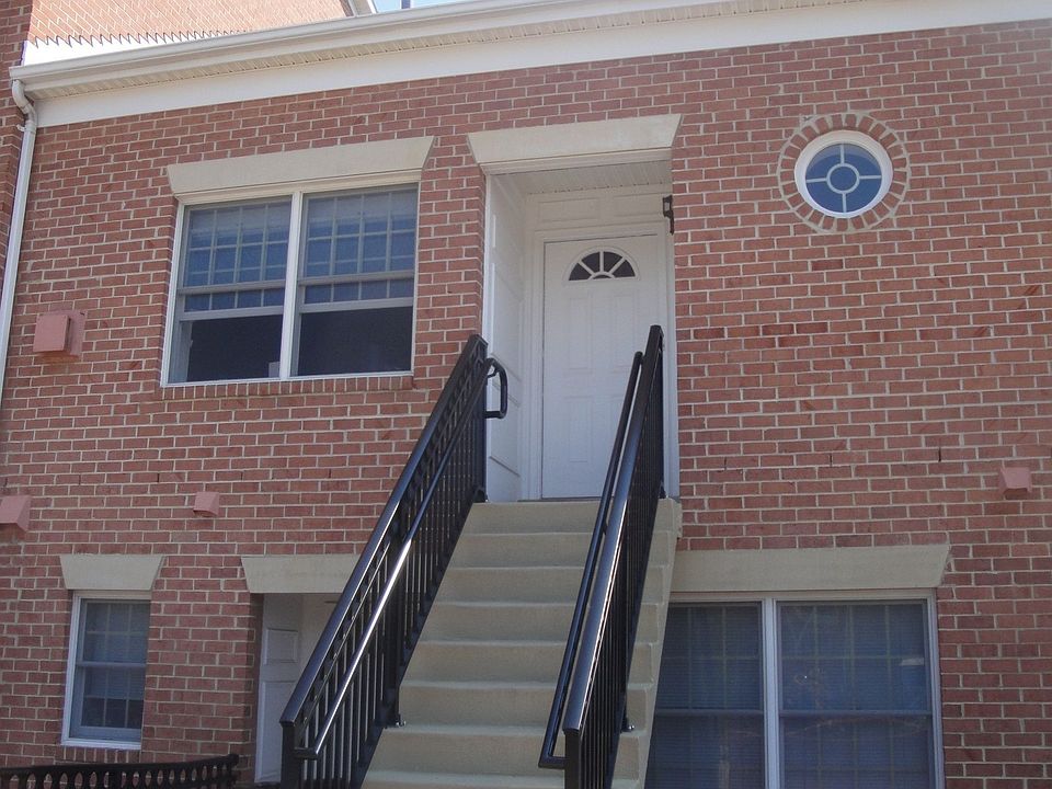 Private entrance 