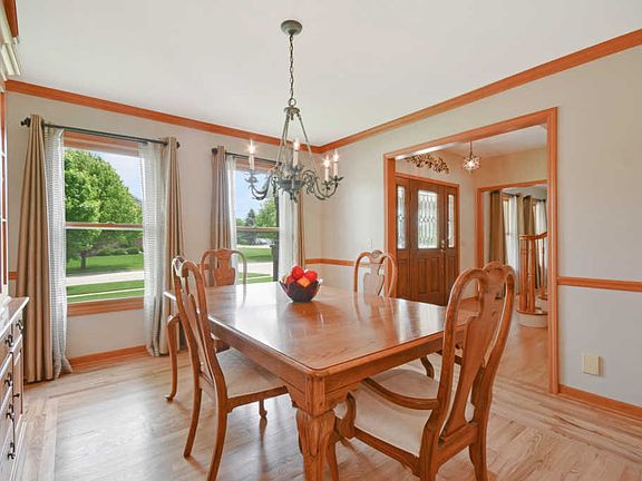 5th image of 1681 Fox Trail Dr