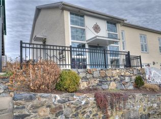 10 Queen St #4, East Greenwich, RI 02818