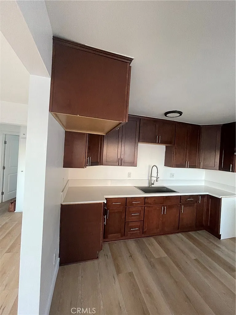 2 bed, 768 sqft, $2,400 — Photo 1