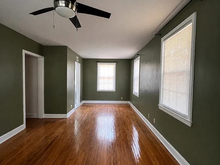 1312 Barrow Ct — Photo 4