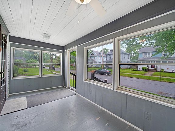 4th image of 147 Clover Ave