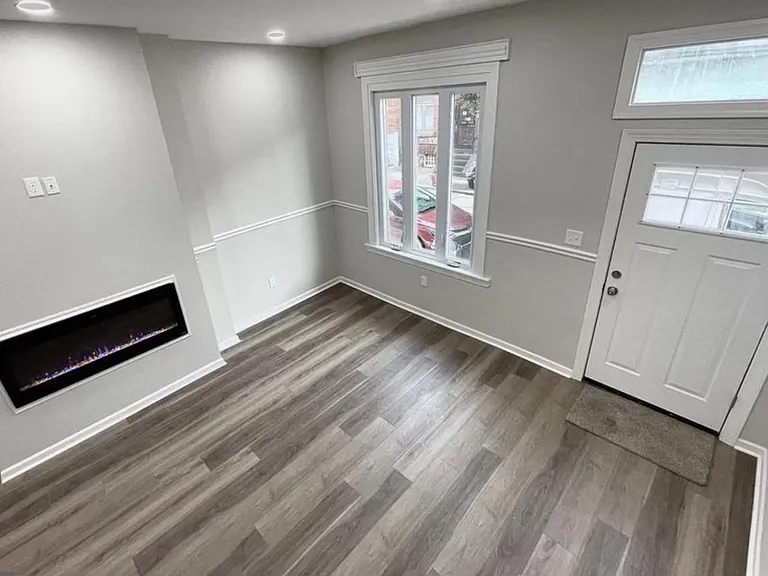 2317 Nicholas St — Photo 9