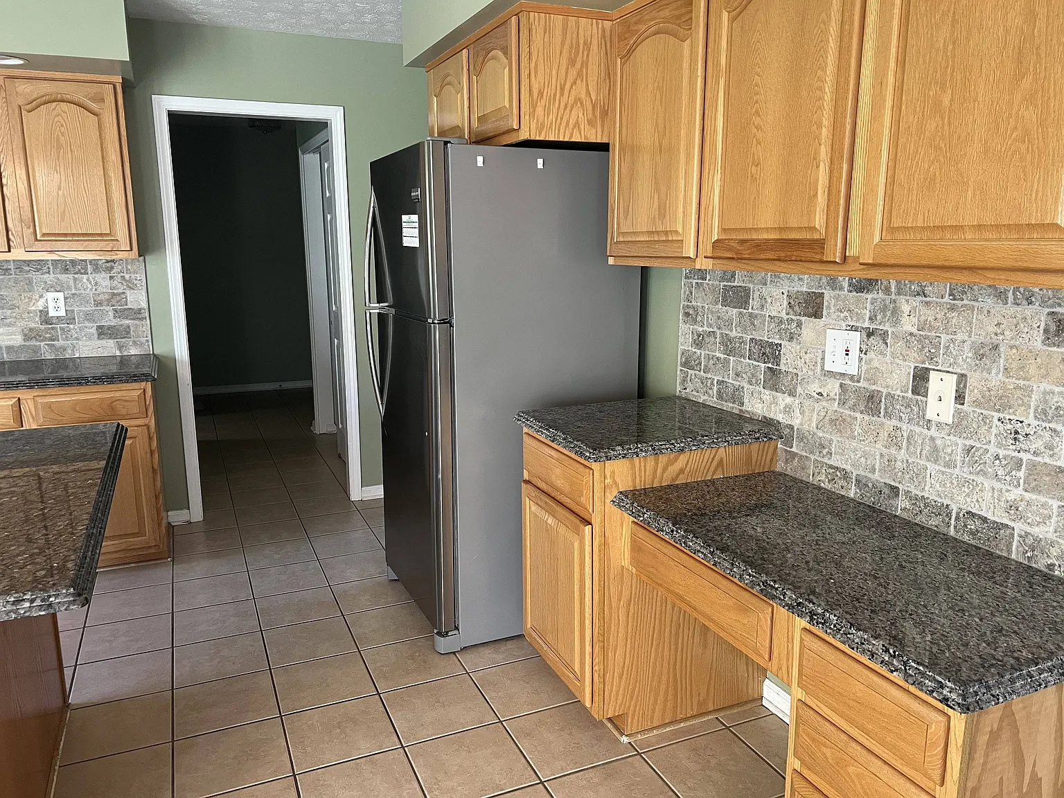 122 Guygrace Ln — Photo 2