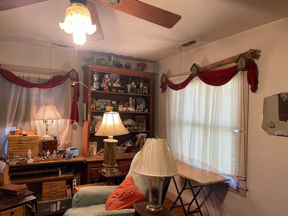 2nd image of 420 E Fountain Way
