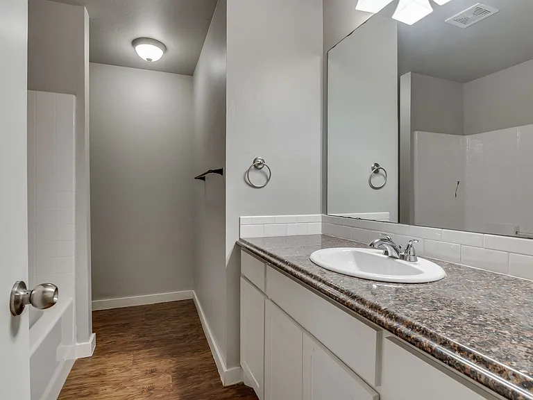 1407 Macalpine St — Photo 23