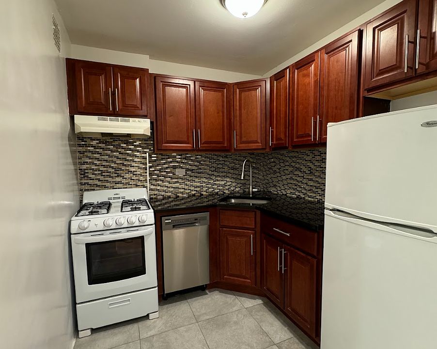 1st image of 222 E 75th St APT 2E
