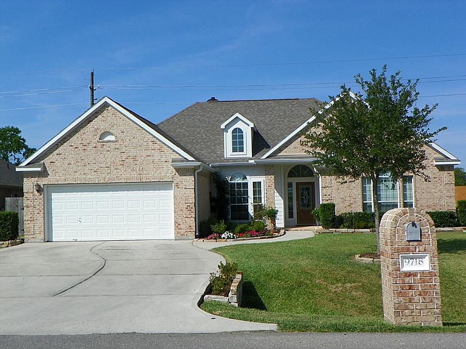 1st image of 9718 Piney Point Cir
