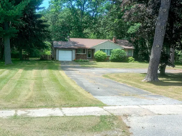 7859 S Michigan Ave, Rothbury, MI 49452