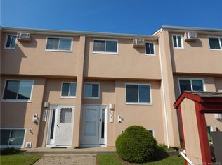 528 Shennecossett Rd APT F, Groton, CT 06340