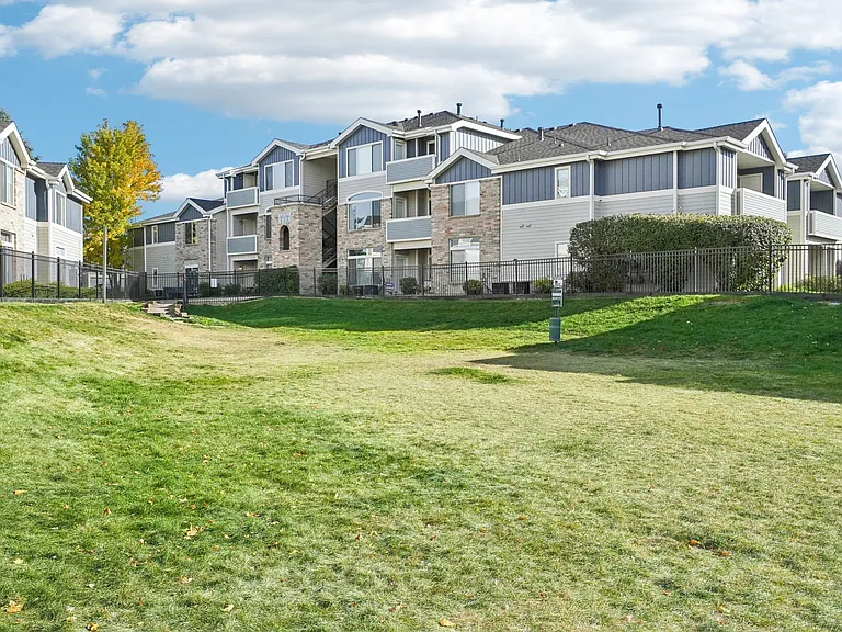 Pavilions at Silver Sage Apartments — Photo 6