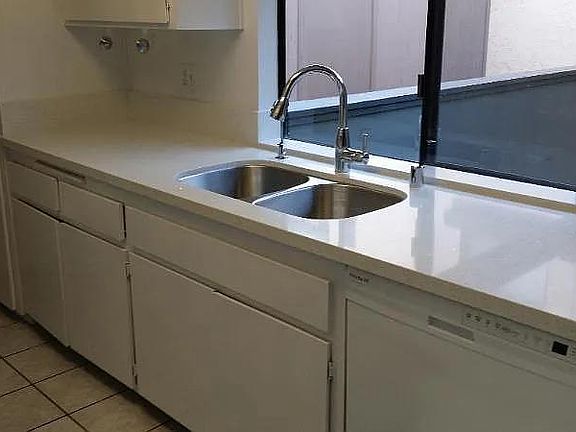 4th image of 8740 Villa La Jolla Dr Unit 16