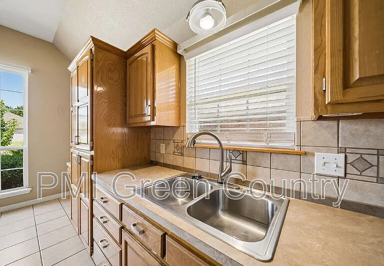 7305 E Indianola St — Photo 9