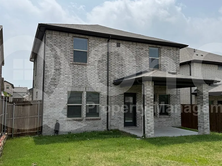 616 McKenna Dr — Photo 24
