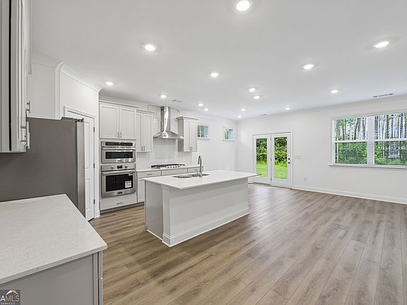 3rd image of 228 Flat Shoal Dr