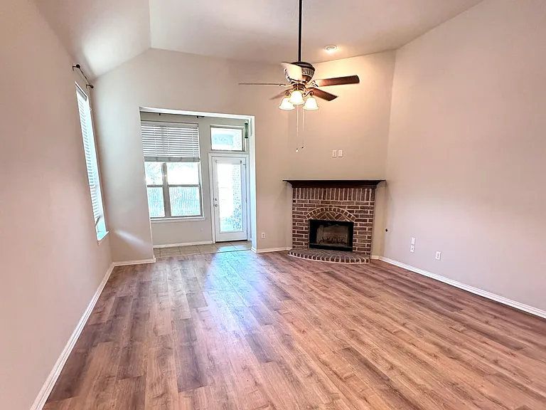 2639 Lake Ridge Dr — Photo 7