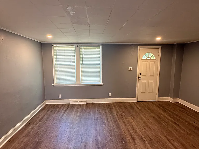 2919 Yorkship Rd — Photo 2