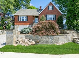 91 Oak St, Harrison, NY 10528