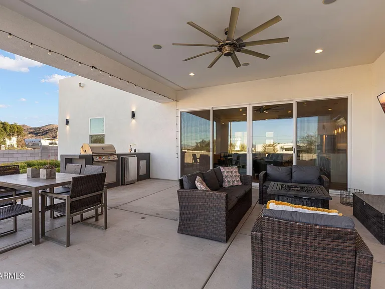 2252 E South Mountain Ave — Photo 42