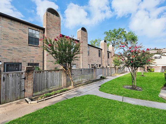 2nd image of 9850 Pagewood Ln APT 1304