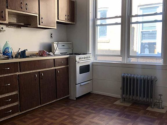 3rd image of 2259 26th St APT 3B