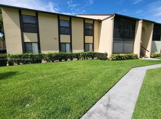 810 Sky Pine Way APT H1, Greenacres, FL 33415