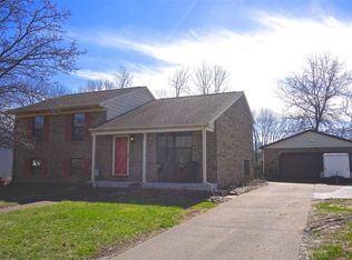 207 Heather Ln, Evansville, IN 47711