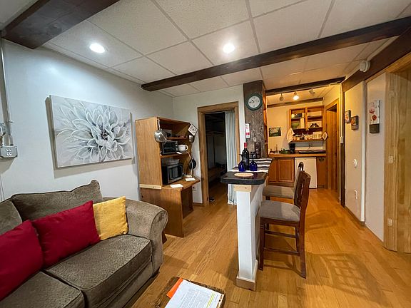 Living space and kitchennette