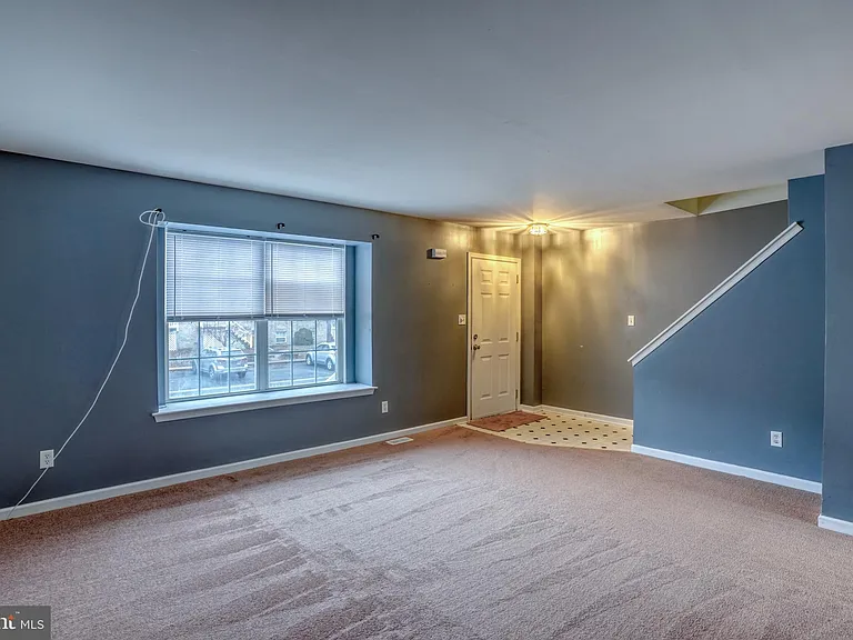 407 Champs Ln — Photo 9