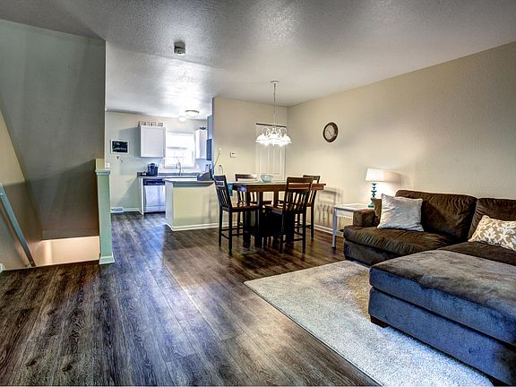 4th image of 2941 Highbrook Cir