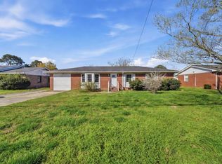 1403 Herrington Rd, Elizabeth City, NC 27909