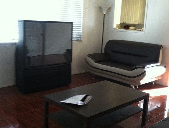 2nd image of 1057 W Grondahl St