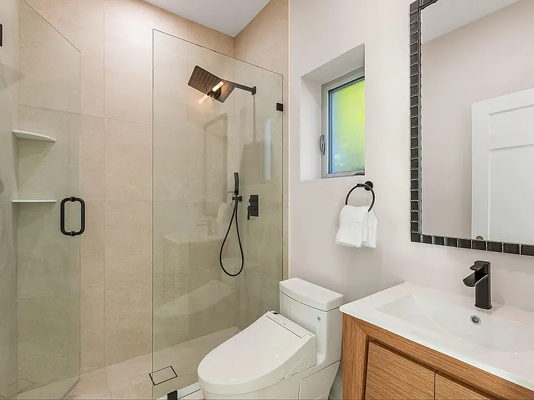 3741 Eagle Ave — Photo 18