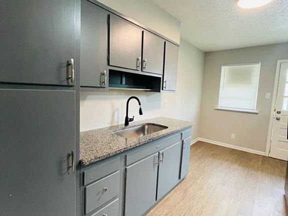 4th image of 306 N Jackson St APT 2